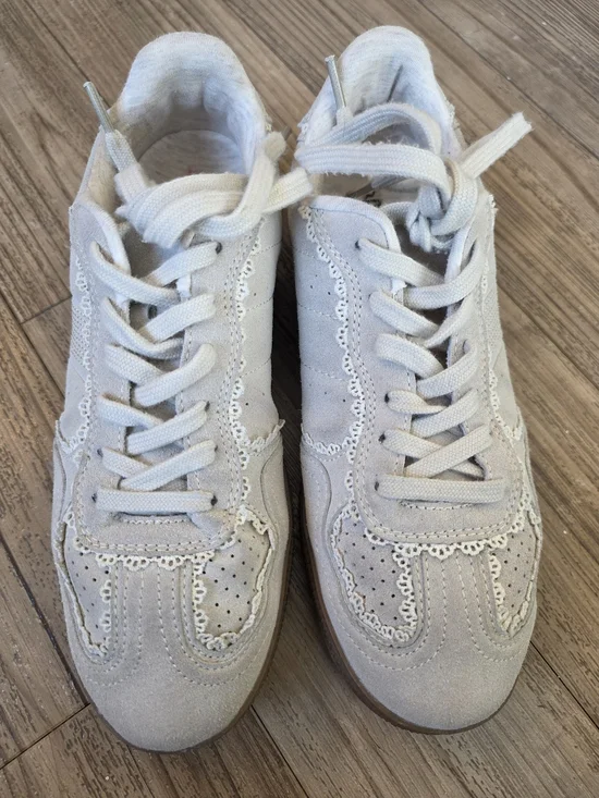 Belinda Casual Sneaker - Picture 2 of 9